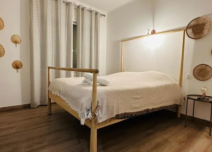 Апарт-отель Aronas-hebergements Climatises Rive Droite Plein Centre