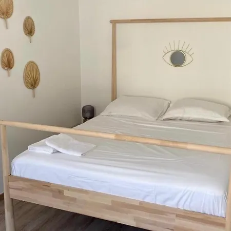 아파트호텔 Aronas-hebergements Climatises Rive Droite Plein Centre 3*