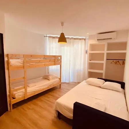 Aronas-hebergements Climatises Rive Droite Plein Centre