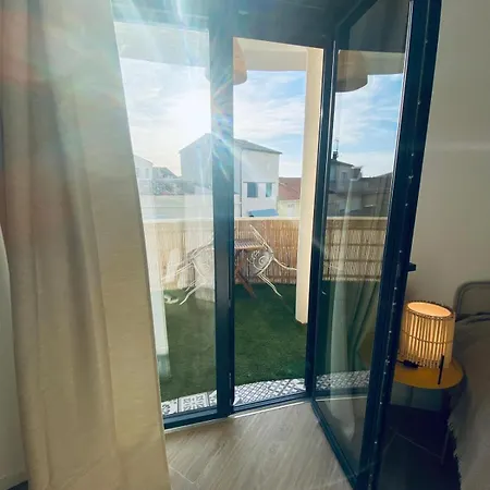 Aronas-hebergements Climatises Rive Droite Plein Centre 아파트호텔 3*
