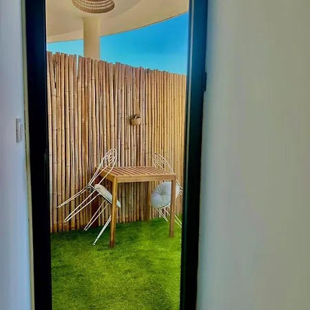 Appart hôtel Aronas-hebergements Climatises Rive Droite Plein Centre
